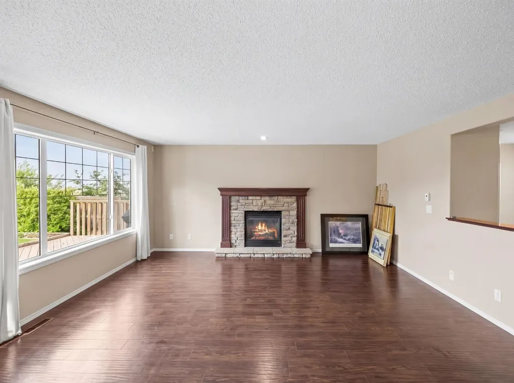 38 Westmount Way Okotoks AB T1S 0E1