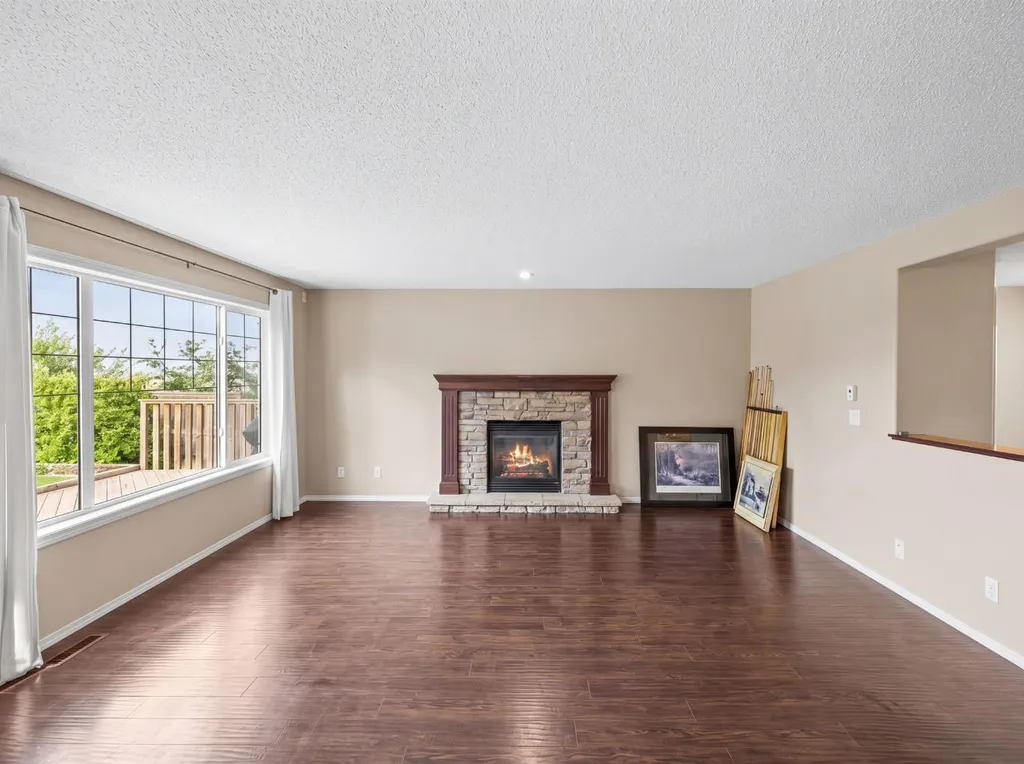 38 Westmount Way Okotoks AB T1S 0E1