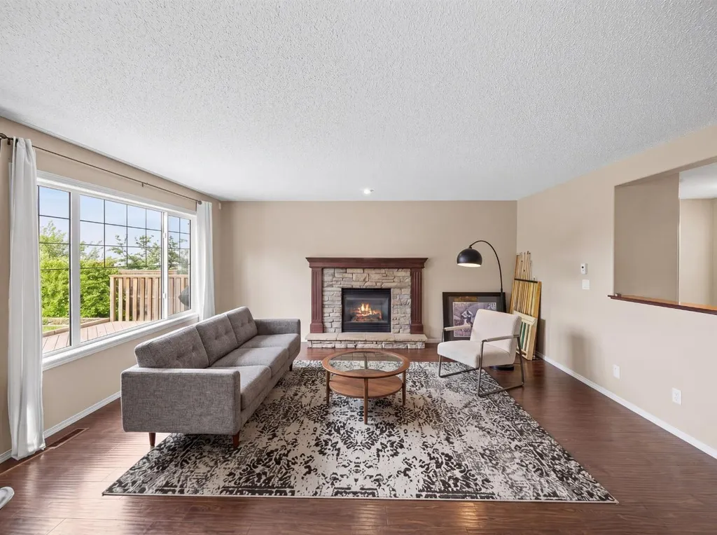 38 Westmount Way Okotoks AB T1S 0E1