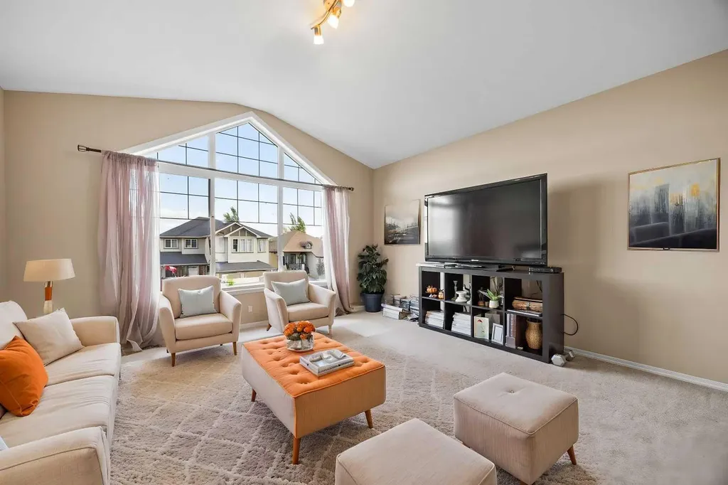 38 Westmount Way Okotoks AB T1S 0E1