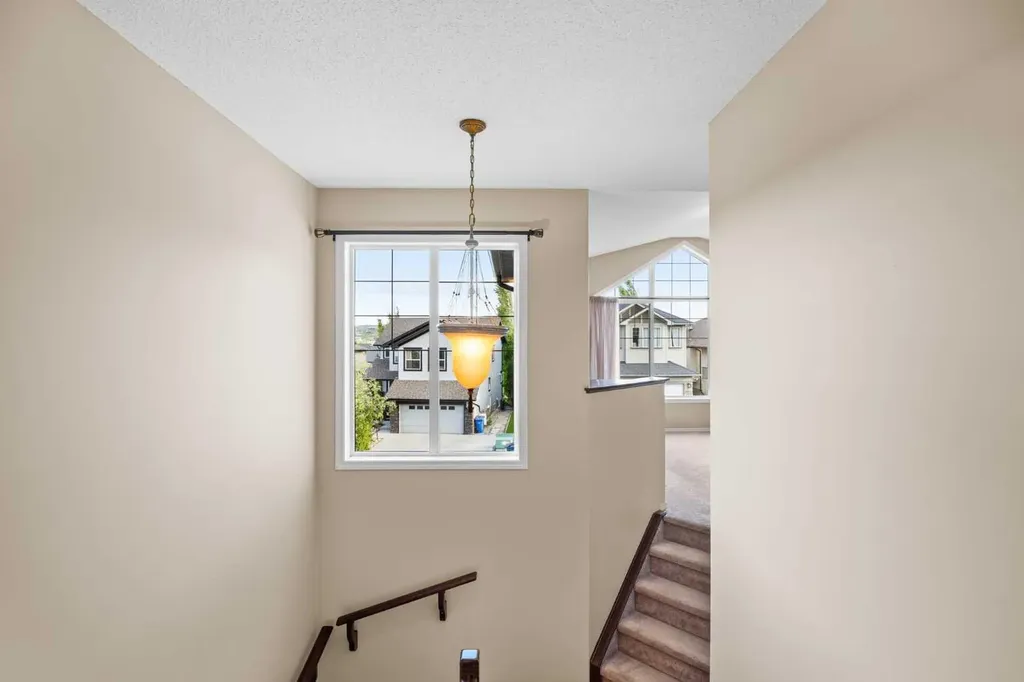 38 Westmount Way Okotoks AB T1S 0E1
