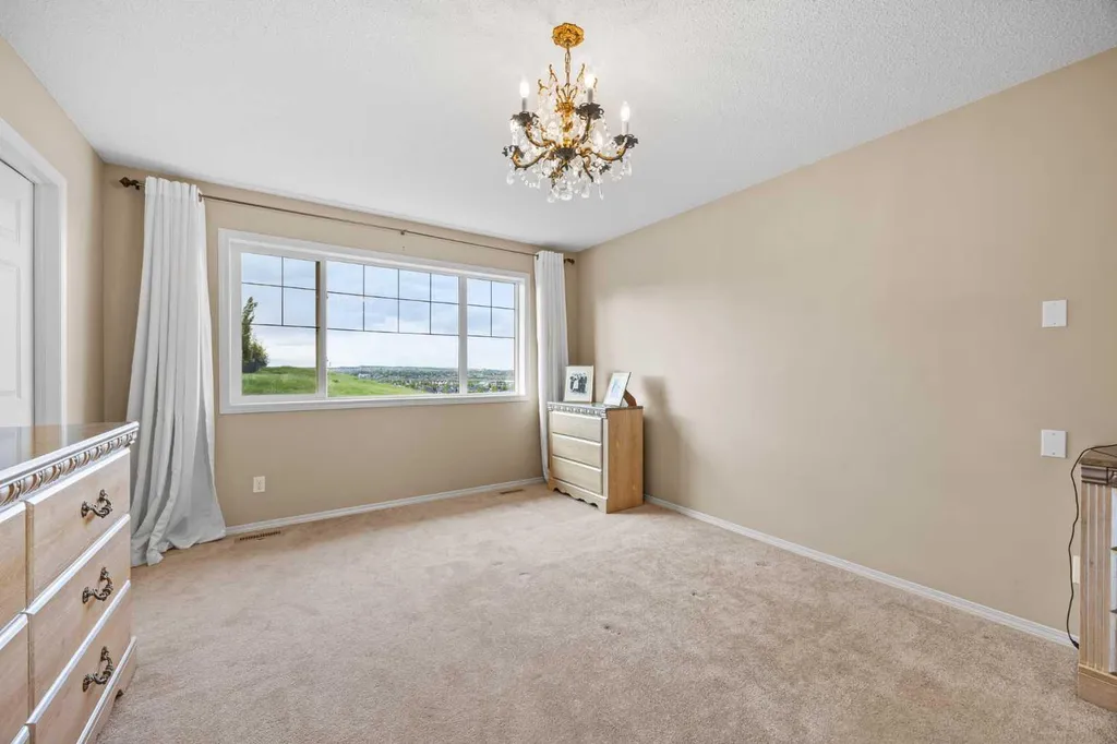 38 Westmount Way Okotoks AB T1S 0E1