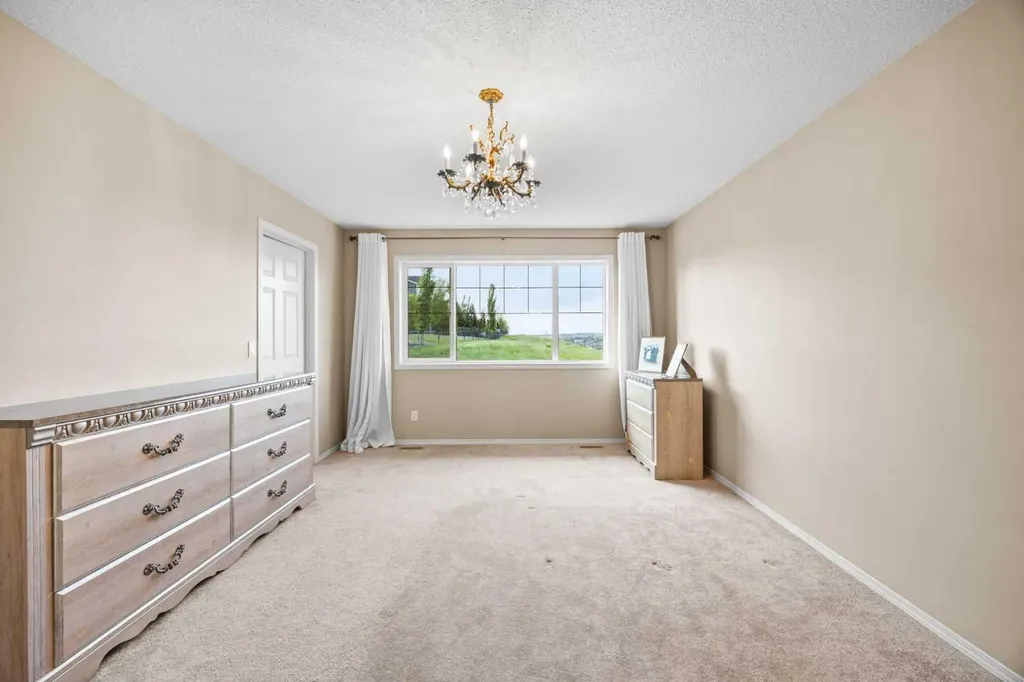 38 Westmount Way Okotoks AB T1S 0E1
