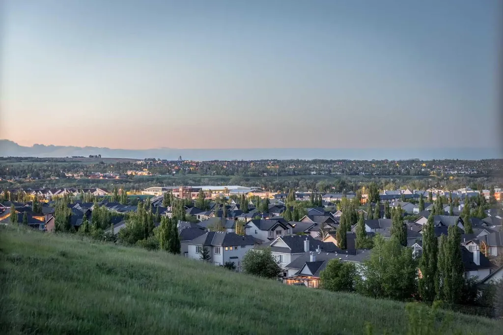 38 Westmount Way Okotoks AB T1S 0E1