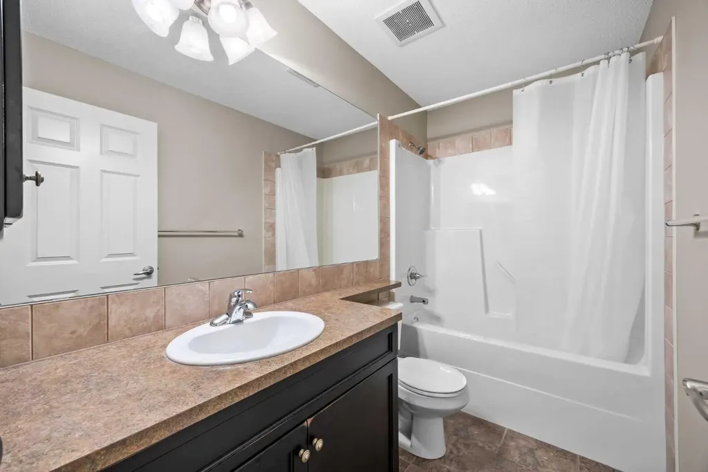 38 Westmount Way Okotoks AB T1S 0E1