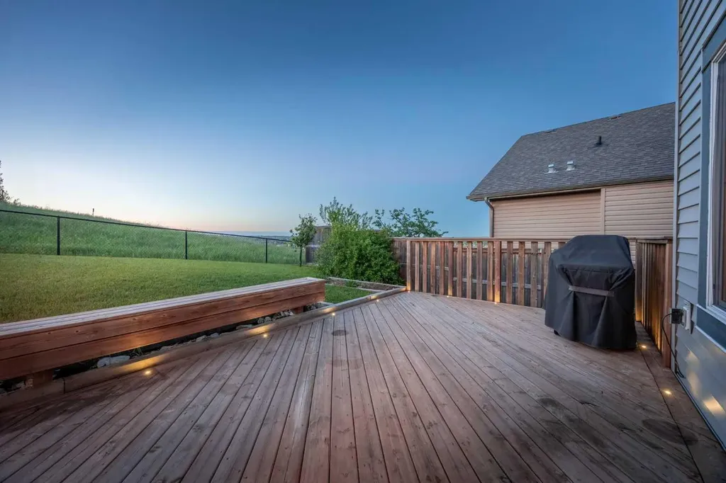 38 Westmount Way Okotoks AB T1S 0E1