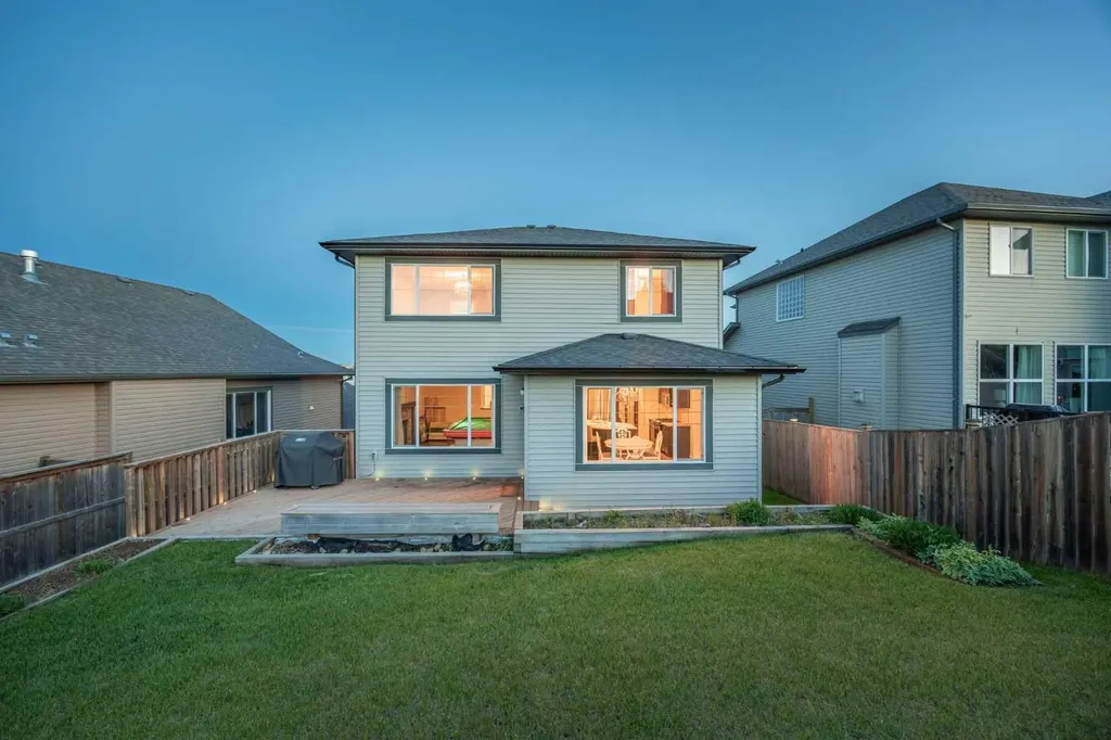 38 Westmount Way Okotoks AB T1S 0E1