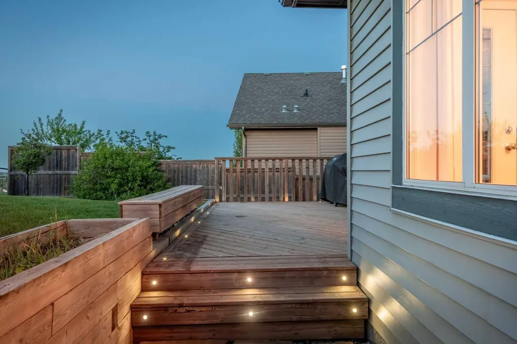 38 Westmount Way Okotoks AB T1S 0E1