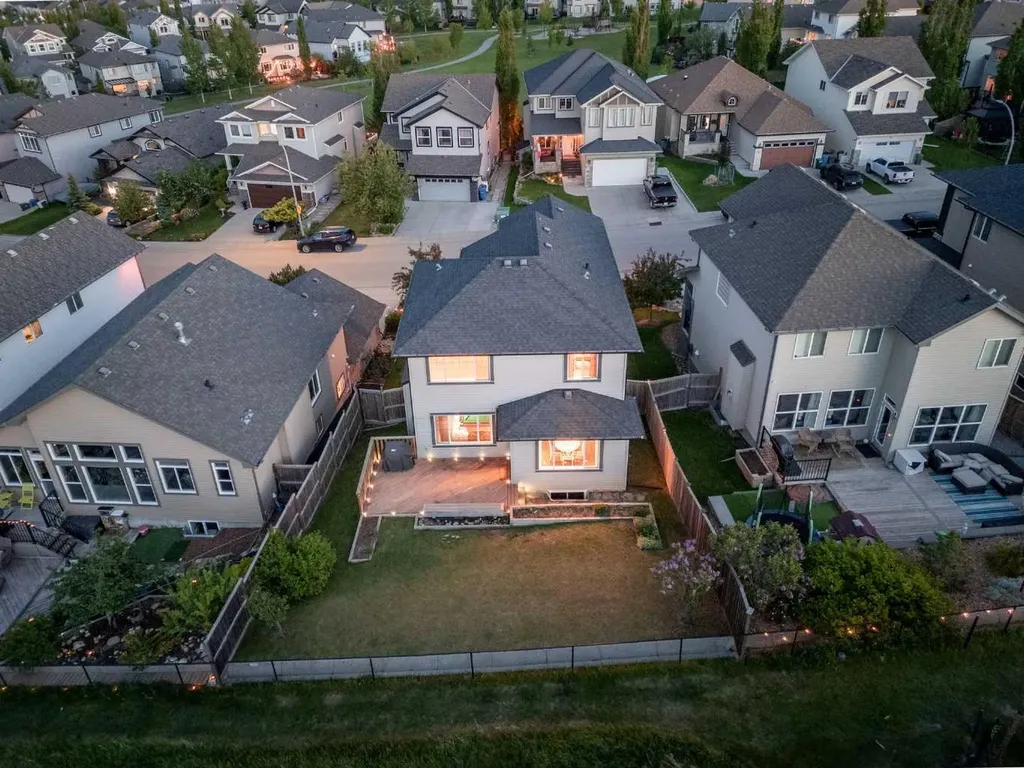 38 Westmount Way Okotoks AB T1S 0E1