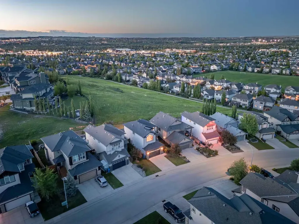 38 Westmount Way Okotoks AB T1S 0E1