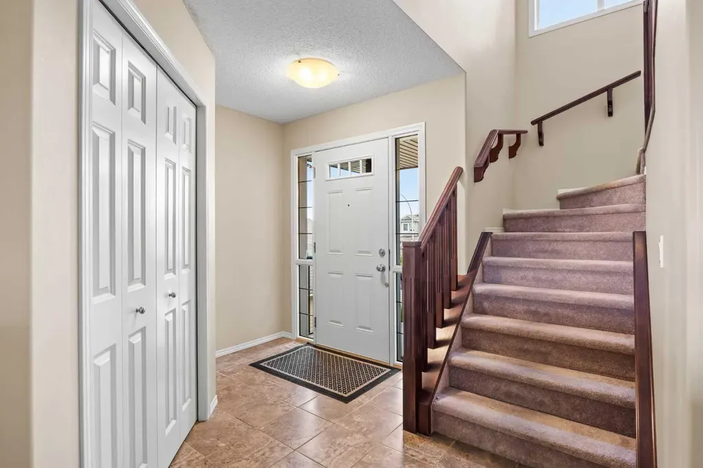 38 Westmount Way Okotoks AB T1S 0E1