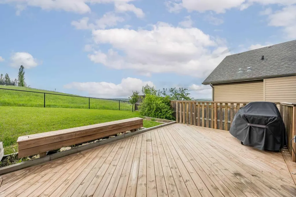 38 Westmount Way Okotoks AB T1S 0E1