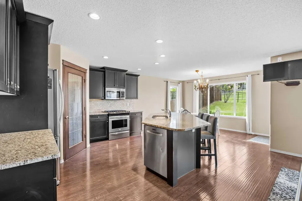 38 Westmount Way Okotoks AB T1S 0E1