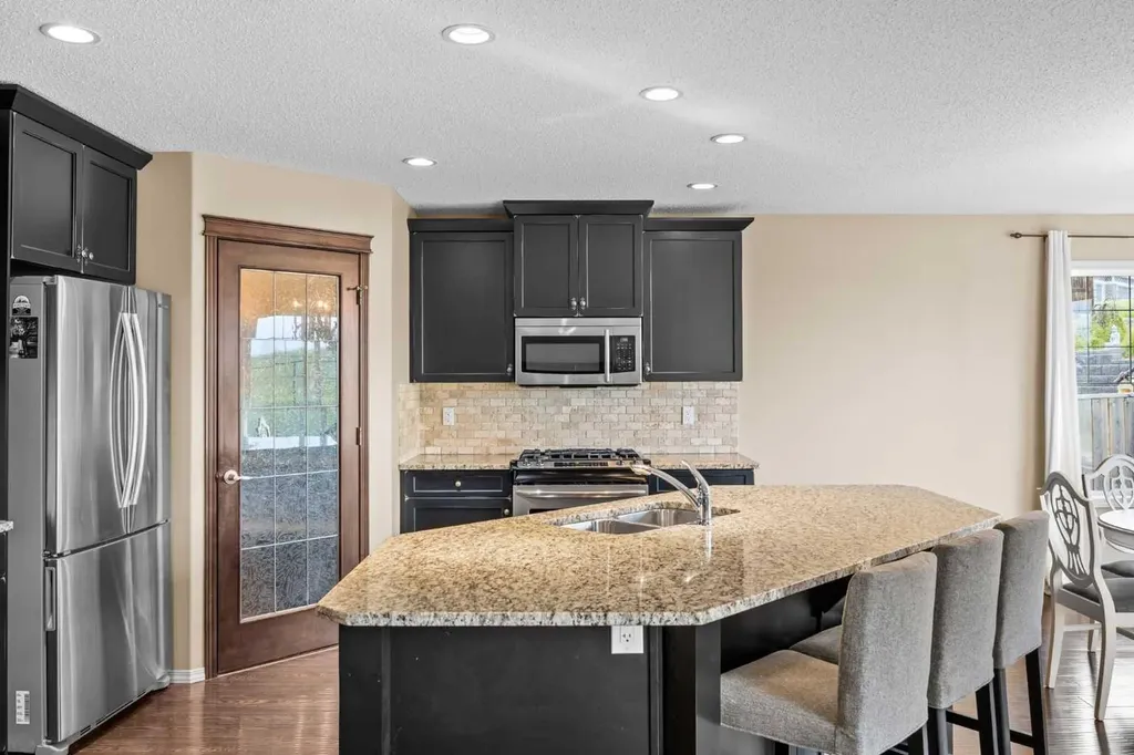 38 Westmount Way Okotoks AB T1S 0E1