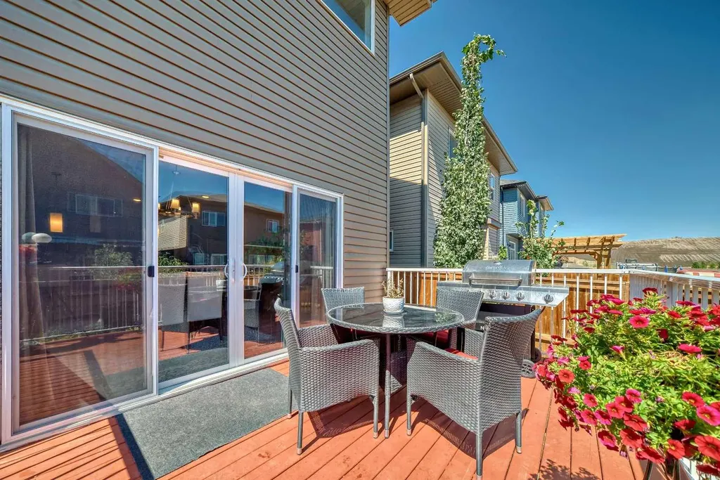 17 Walgrove Manor SE Calgary AB T2X4C8