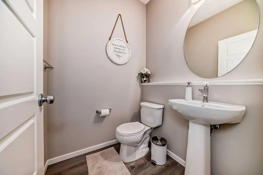 17 Walgrove Manor SE Calgary AB T2X4C8