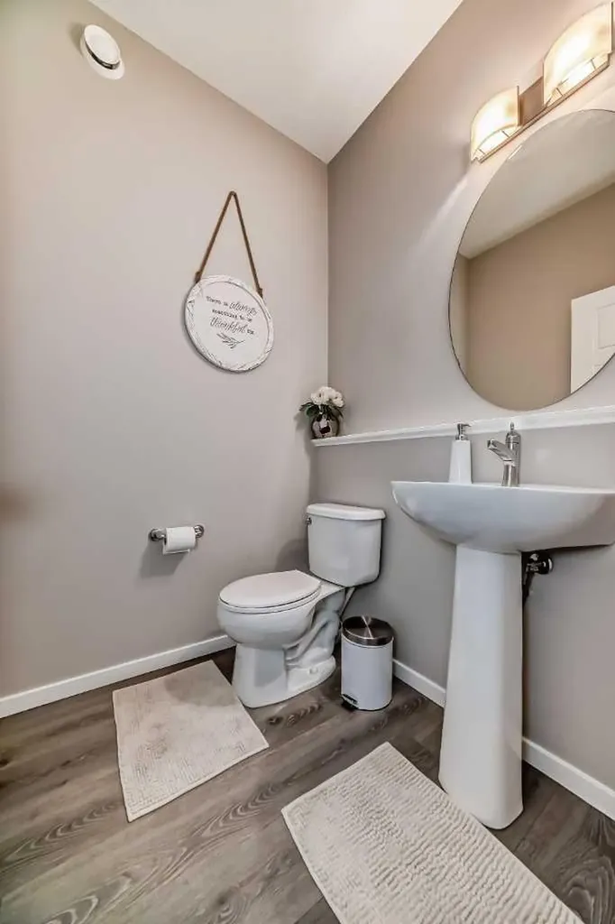 17 Walgrove Manor SE Calgary AB T2X4C8