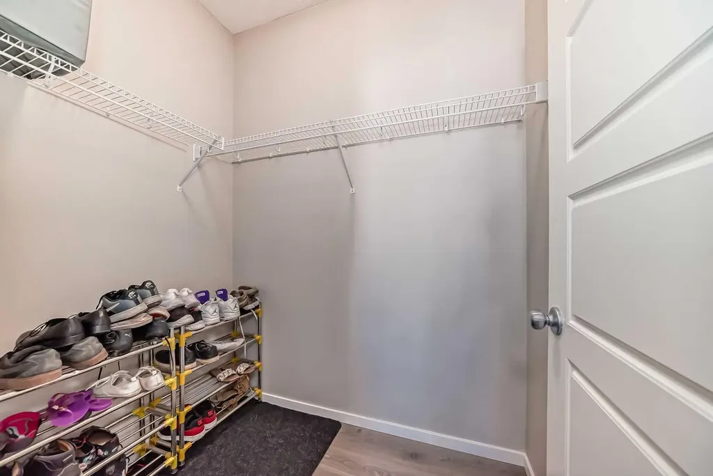 17 Walgrove Manor SE Calgary AB T2X4C8