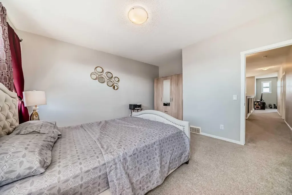 17 Walgrove Manor SE Calgary AB T2X4C8