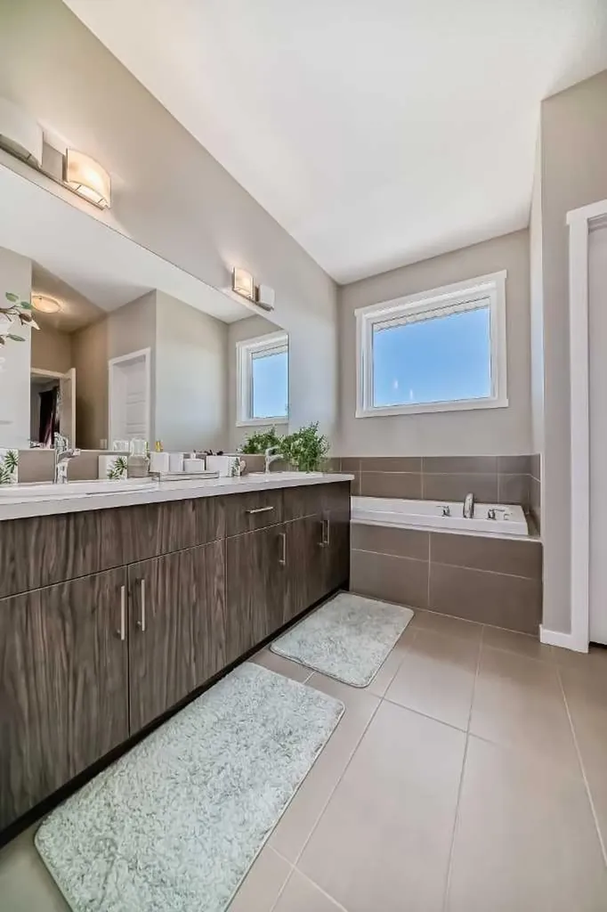 17 Walgrove Manor SE Calgary AB T2X4C8