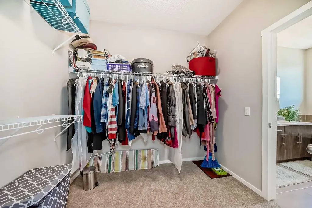 17 Walgrove Manor SE Calgary AB T2X4C8