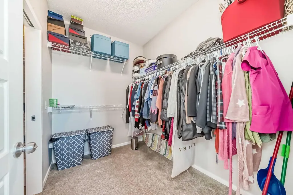 17 Walgrove Manor SE Calgary AB T2X4C8