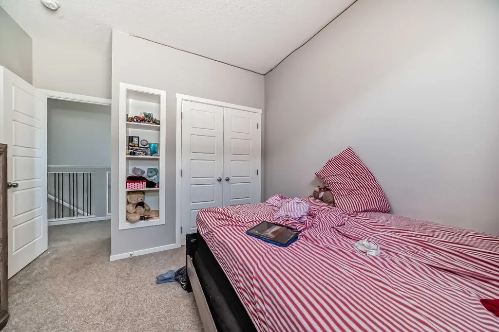 17 Walgrove Manor SE Calgary AB T2X4C8
