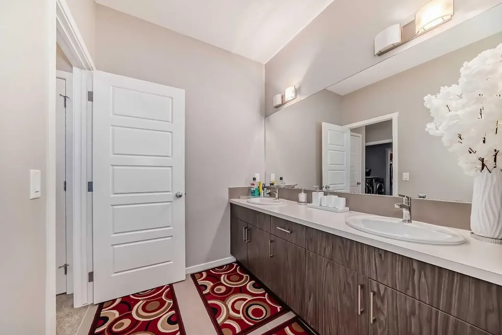 17 Walgrove Manor SE Calgary AB T2X4C8