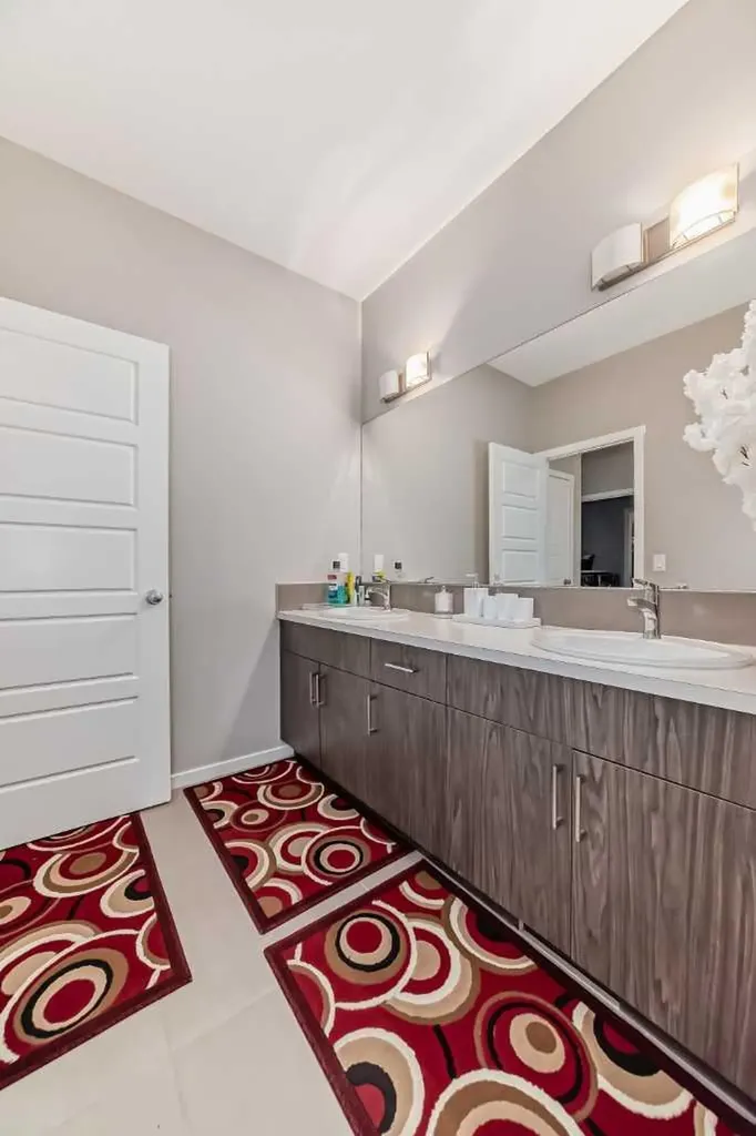 17 Walgrove Manor SE Calgary AB T2X4C8