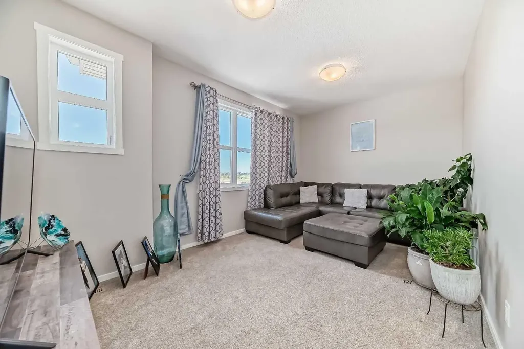 17 Walgrove Manor SE Calgary AB T2X4C8