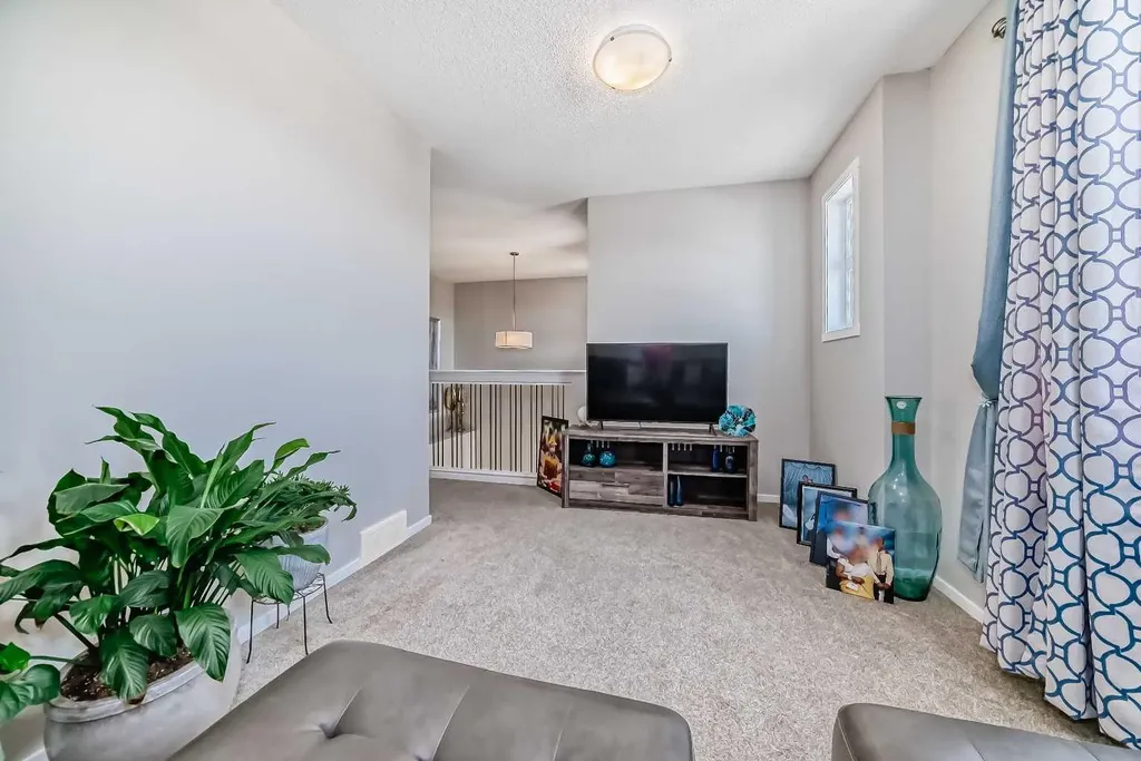 17 Walgrove Manor SE Calgary AB T2X4C8