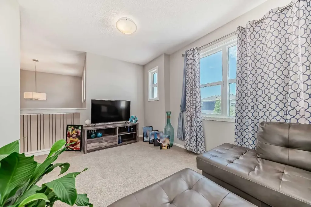 17 Walgrove Manor SE Calgary AB T2X4C8