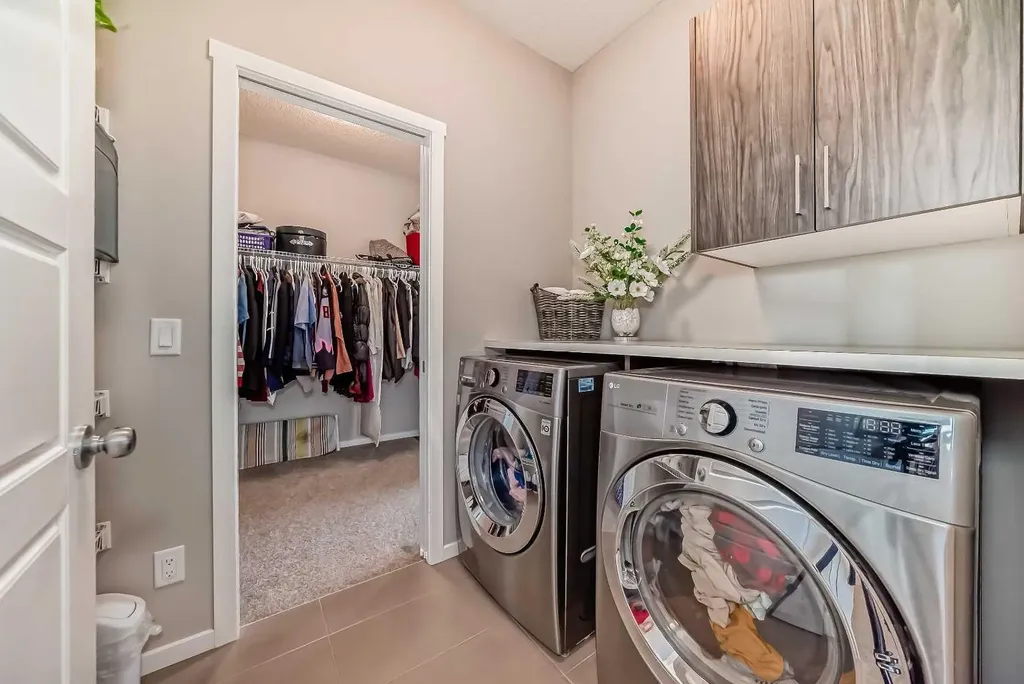 17 Walgrove Manor SE Calgary AB T2X4C8