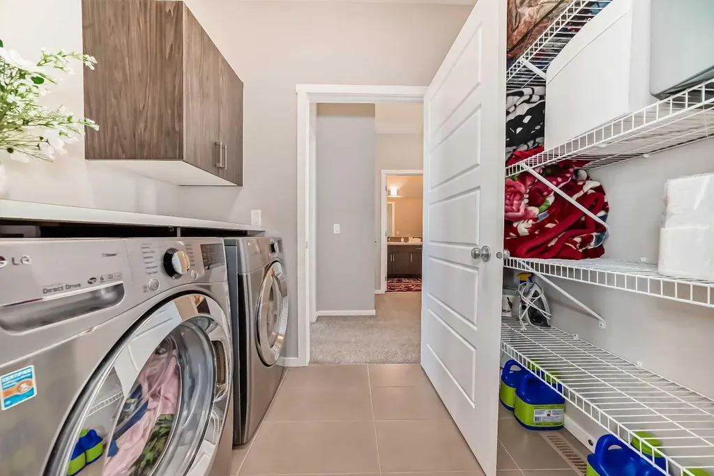 17 Walgrove Manor SE Calgary AB T2X4C8