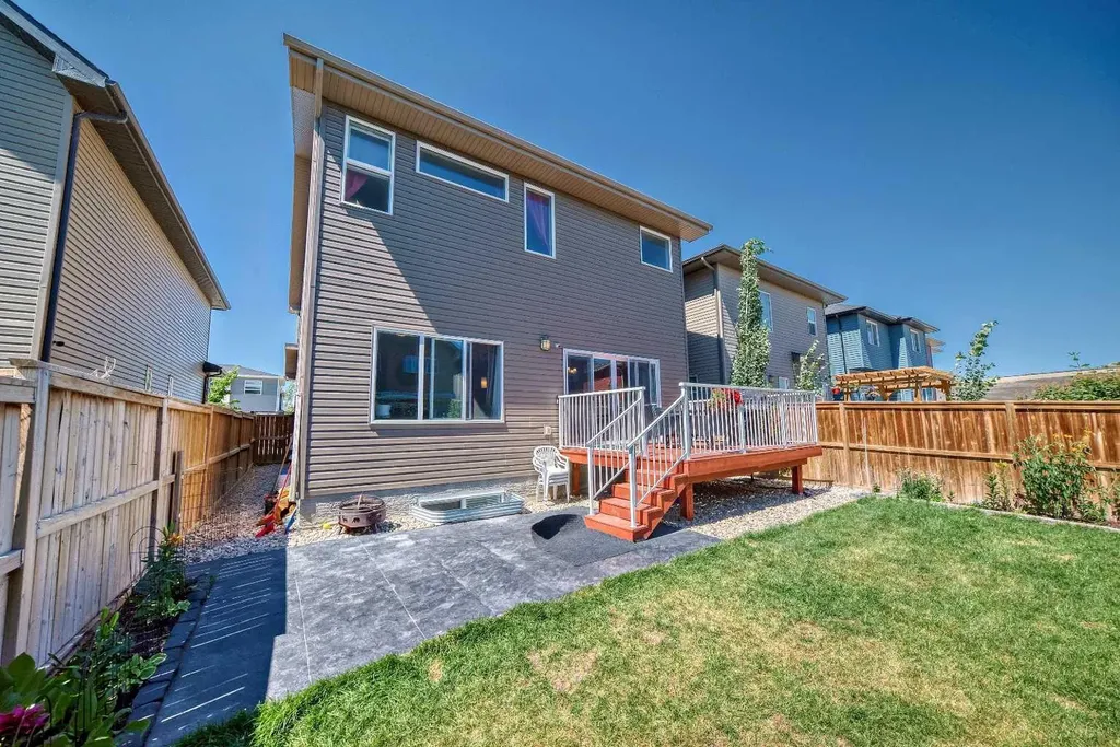 17 Walgrove Manor SE Calgary AB T2X4C8