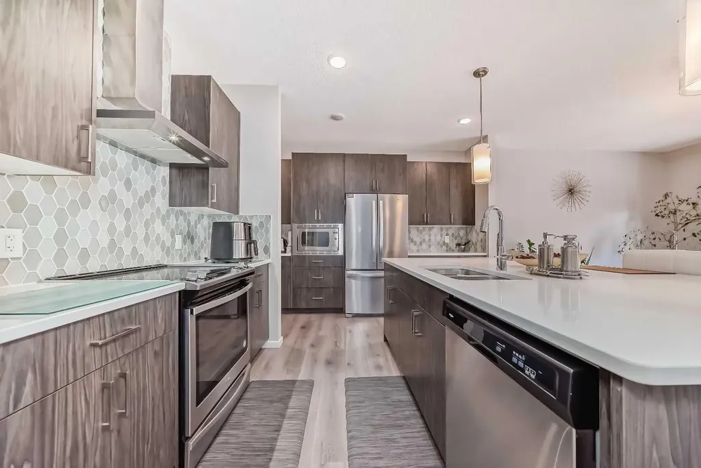 17 Walgrove Manor SE Calgary AB T2X4C8