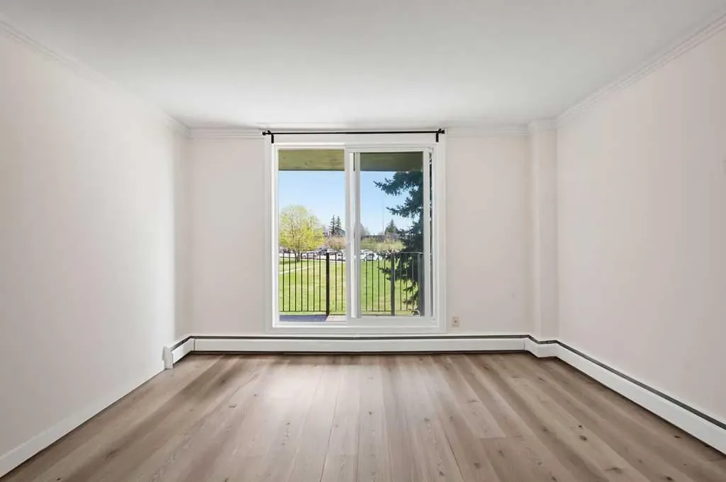 80 Galbraith Drive SW Calgary AB T3E 4Z6