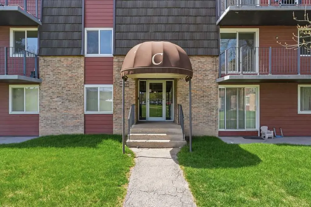 80 Galbraith Drive SW Calgary AB T3E 4Z6