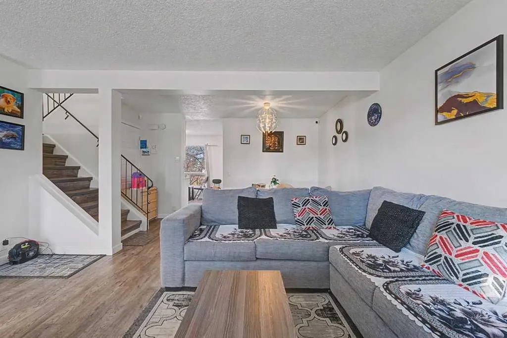 332 Abinger Crescent NE Calgary AB T2A6L3