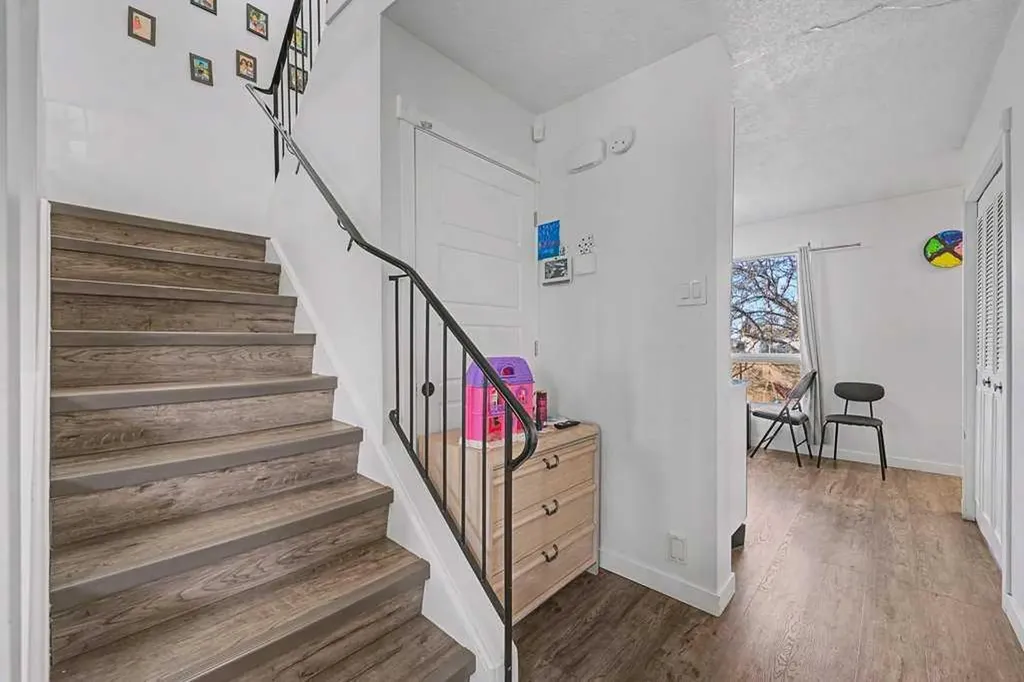 332 Abinger Crescent NE Calgary AB T2A6L3