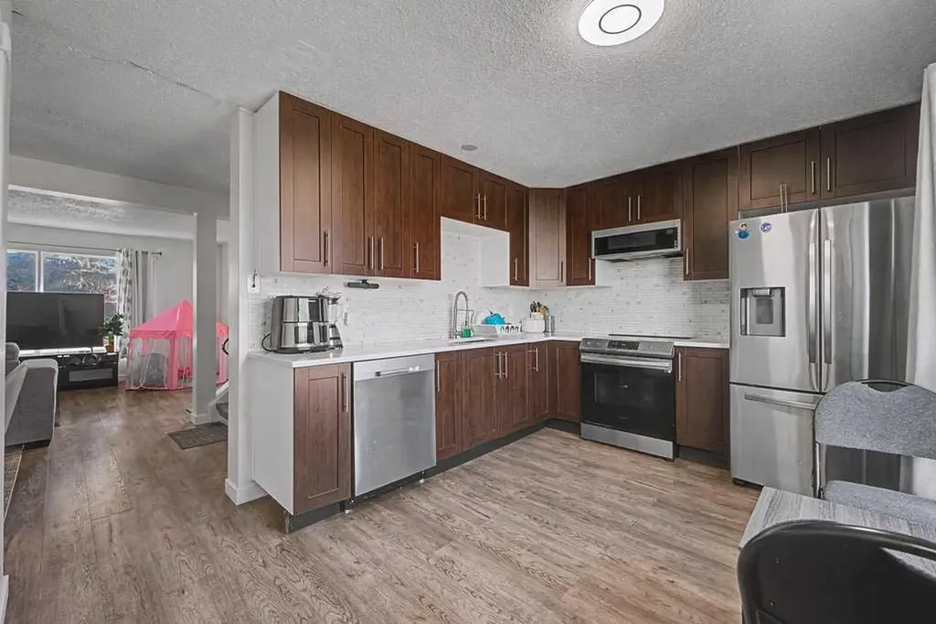 332 Abinger Crescent NE Calgary AB T2A6L3
