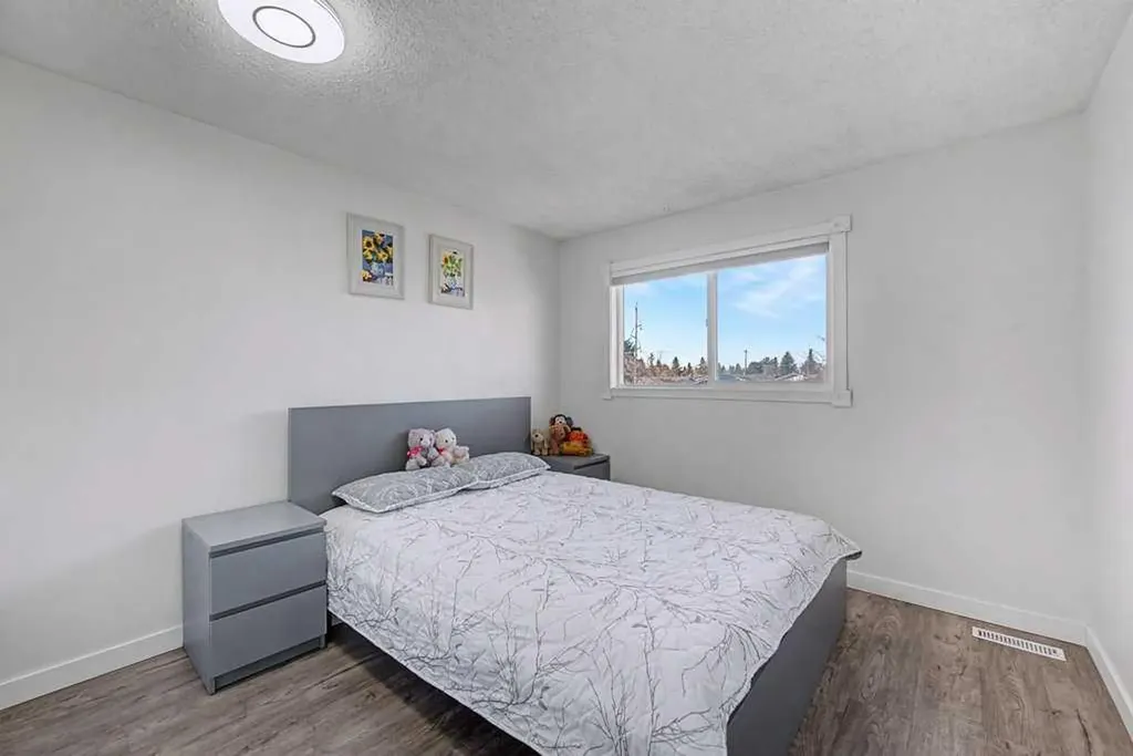 332 Abinger Crescent NE Calgary AB T2A6L3