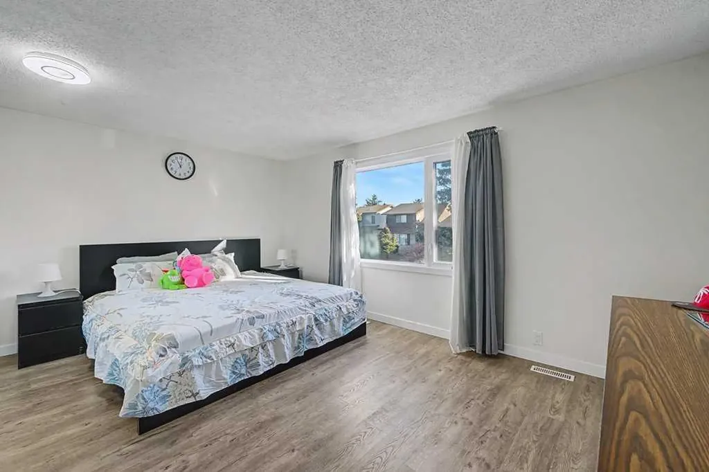 332 Abinger Crescent NE Calgary AB T2A6L3