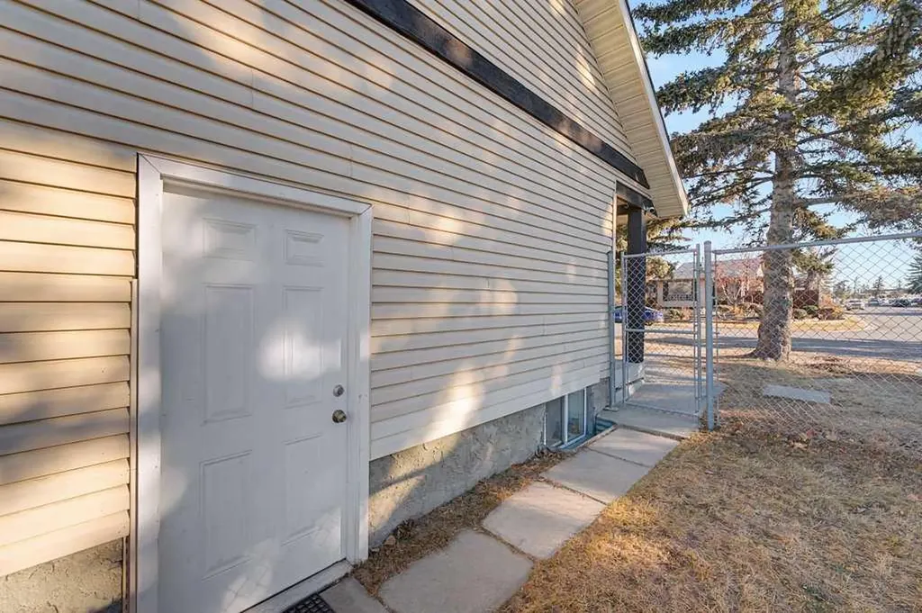 332 Abinger Crescent NE Calgary AB T2A6L3