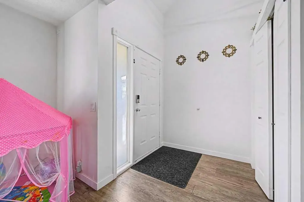 332 Abinger Crescent NE Calgary AB T2A6L3