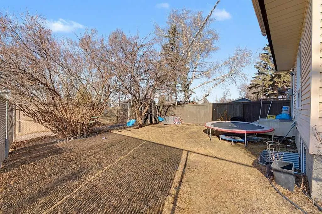332 Abinger Crescent NE Calgary AB T2A6L3
