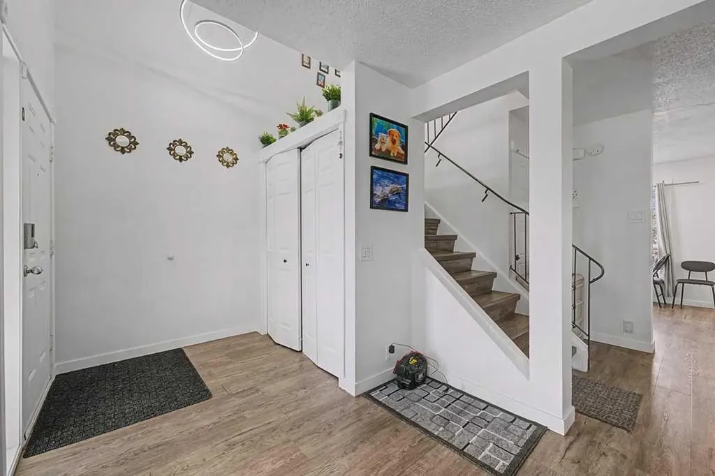 332 Abinger Crescent NE Calgary AB T2A6L3