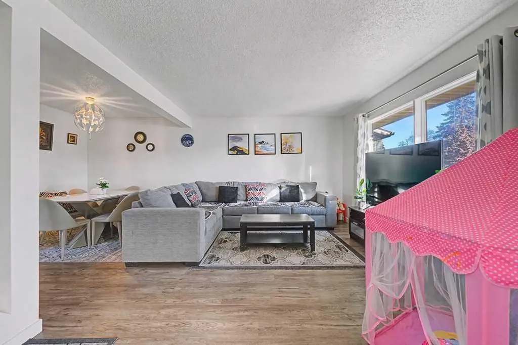 332 Abinger Crescent NE Calgary AB T2A6L3