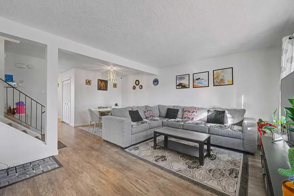 332 Abinger Crescent NE Calgary AB T2A6L3