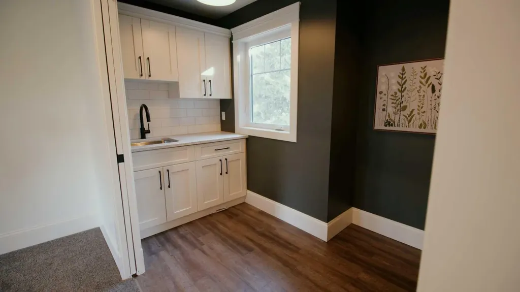 312 1 Street SE Medicine Hat AB T1A 0A5